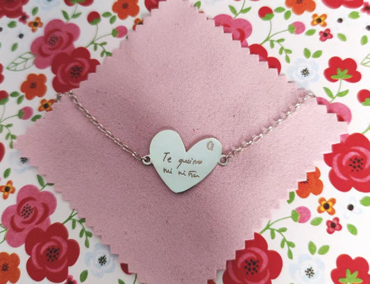 Frases y palabras de amor en joyas personalizadas para San Valentín